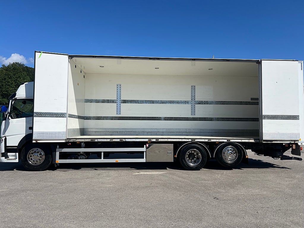 Volvo FM 410 6x2 Skåpbil, Öppningsbarsida, Bussbygg, Värmare