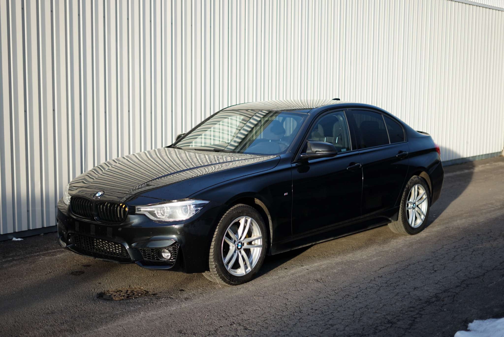 BMW 320 2017, bild 2/39