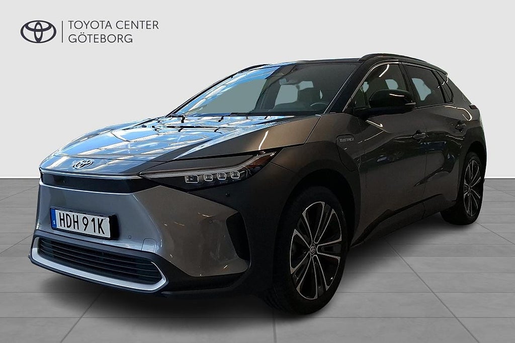 Toyota bZ4X 71,4 kWh AWD EXECUTIVE 20 ALUFÄLGAR PANORAMAG...
