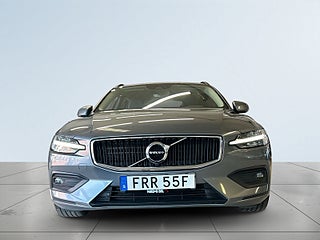 Volvo V60 D4 AWD Momentum Drag Dvärme Bkamera Navigation S&V-däck – bild 2
