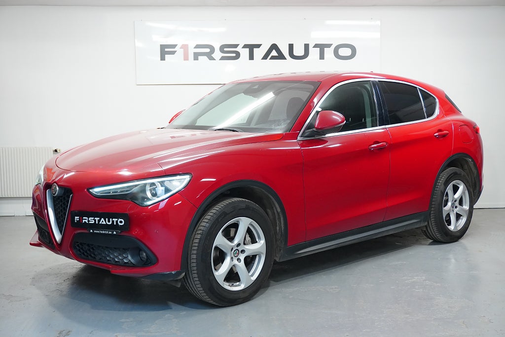 Alfa Romeo Stelvio 2.2 JTD 16V Q4 Super Euro 6 Navi Kamera AWD Ny servad 
