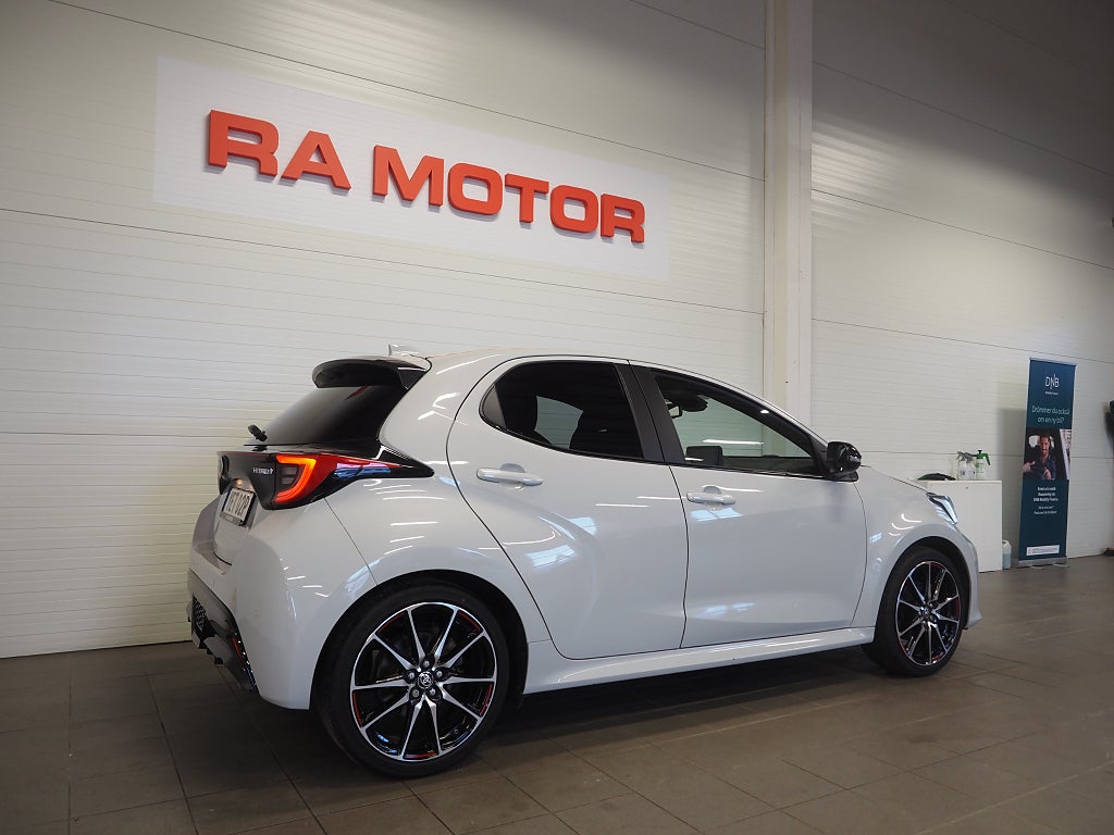 Toyota Yaris Hybrid 116hk CVT GR Sport |Navi|Backkamera|HUD|