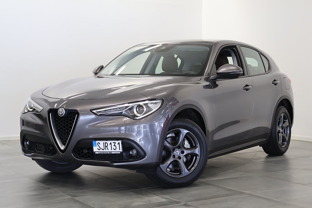 Alfa Romeo Stelvio 2.2 JTD 16V Q4 Kamera CarPlay Minne NYSERVAD Välskött