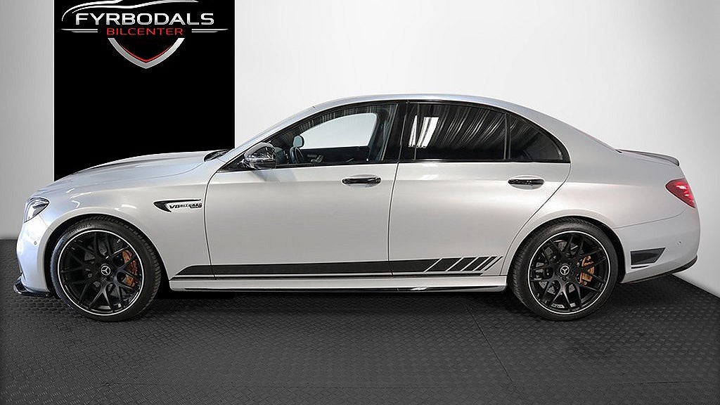 Mercedes-Benz E 63 S AMG har en fyrliters V8-motor på 612 hästkrafter. 