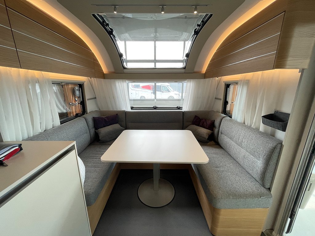 Adria Adora 593 UK /ALDE / Barnkammare / 3-våning / 7 bäddar - Adria