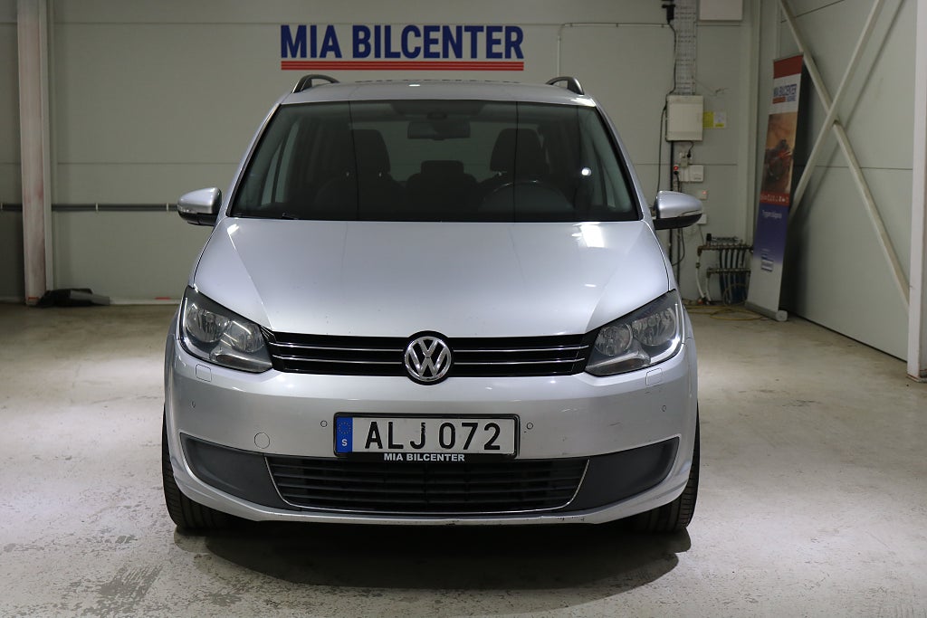 Volkswagen Touran 2011 - miniatyr 2
