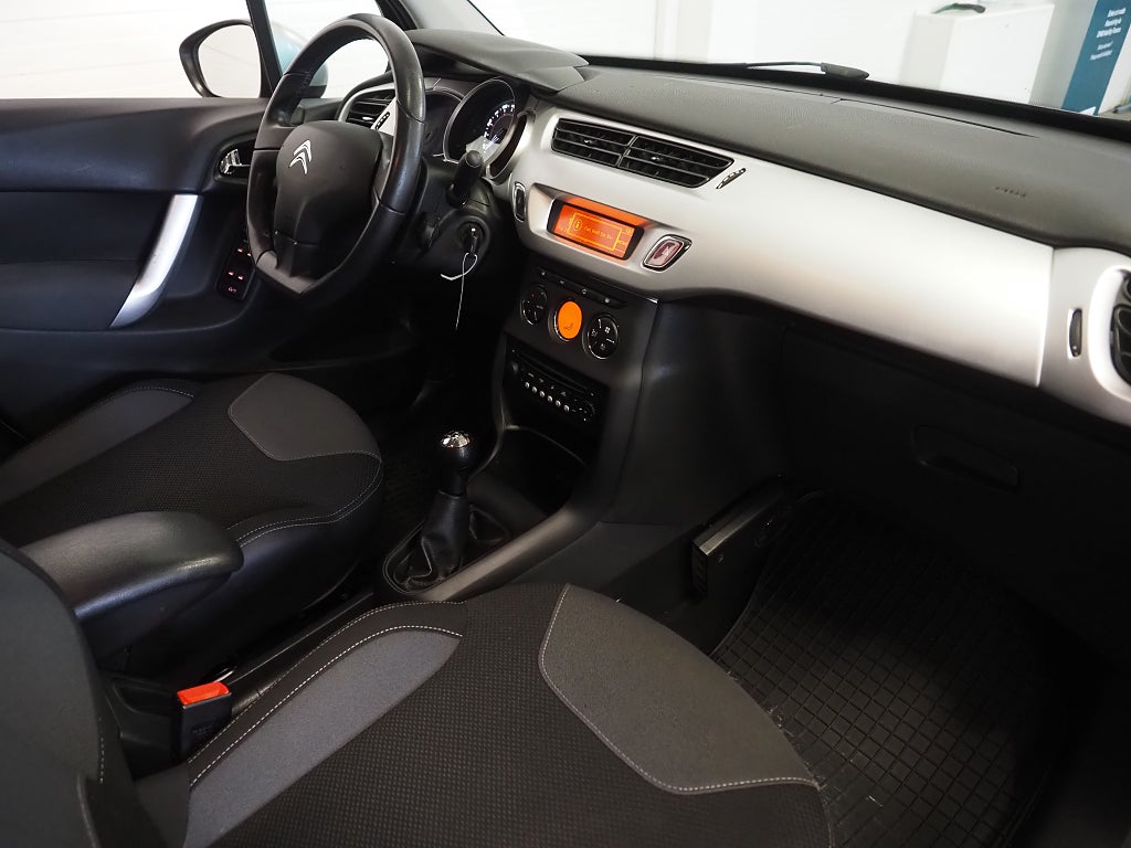 Citroën C3 1.2 VTi 82hk Motorvärmare P-Sensorer Kamrem bytt 2013