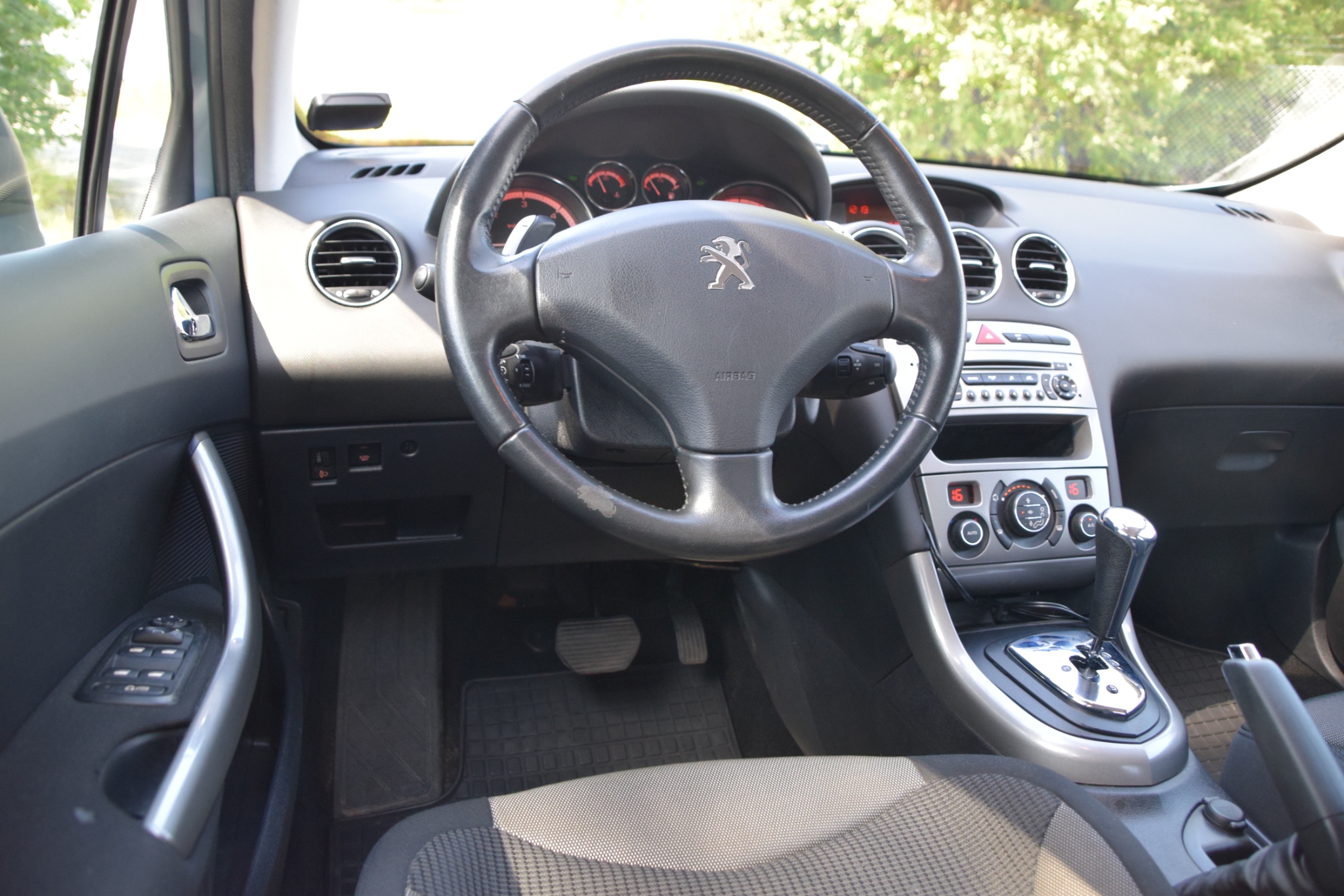 Peugeot 308 2011, bild 7/46