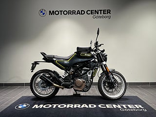 Husqvarna Svartpilen 401/Tankväska/Akrapovic/24mån Räntefritt