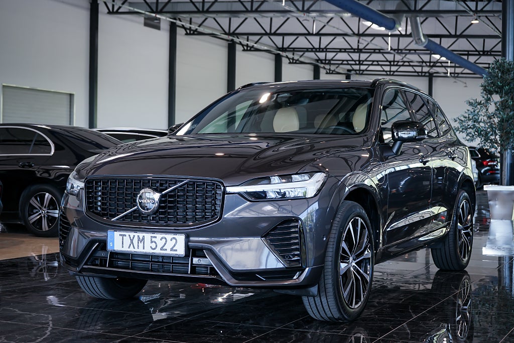 Volvo XC60 Recharge T6 AWD Geartronic Ultimate Dark SE SPEC