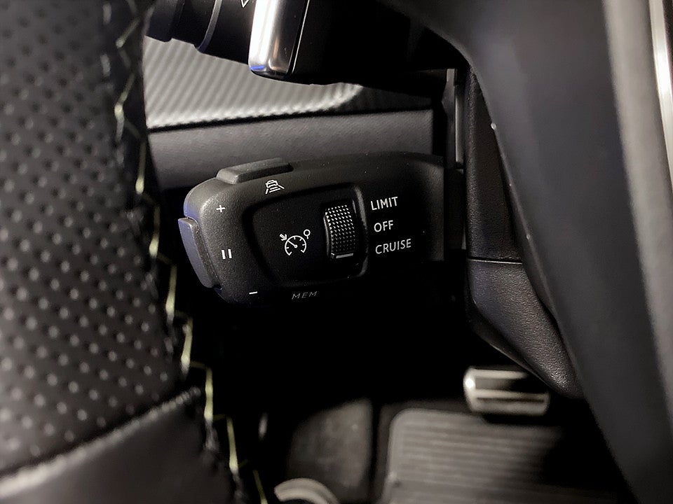 Bild på Peugeot 2008 GT 1.2 PT 130hk Aut B-KAMERA CARPLAY