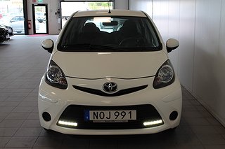 Halvkombi Toyota Aygo 2 av 16