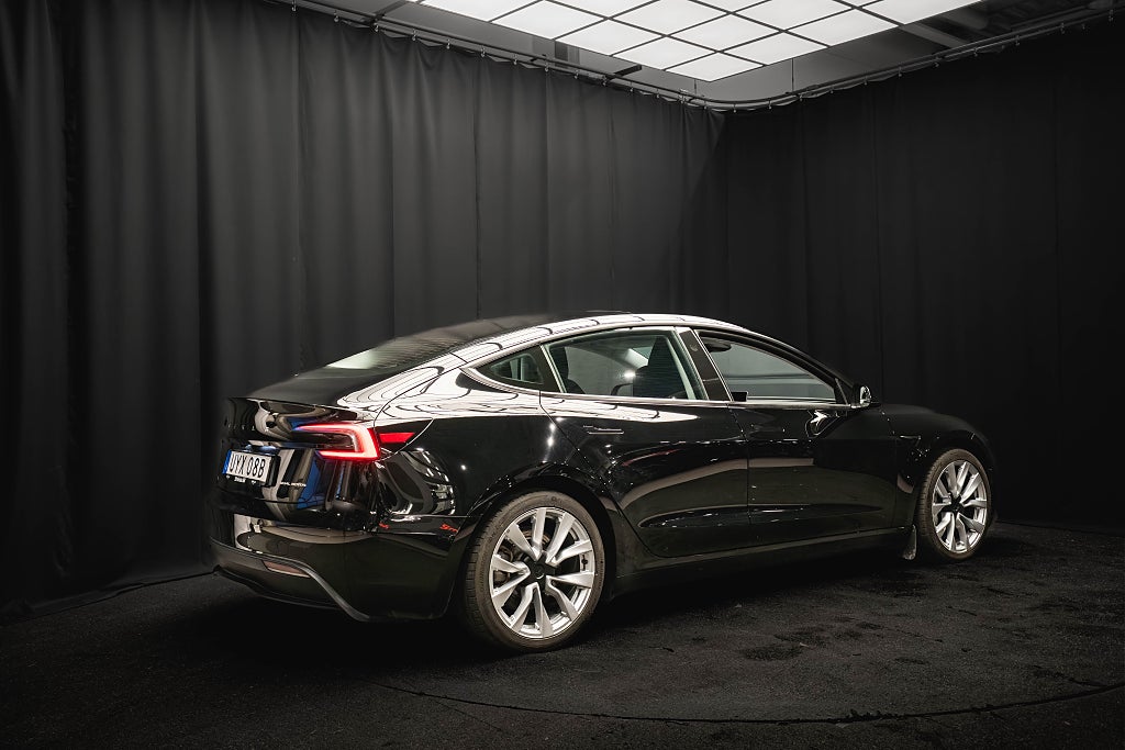 Tesla Model 3 Long Range AWD PANO VENTILERADE KAMERA MOMS 1-ÄGARE