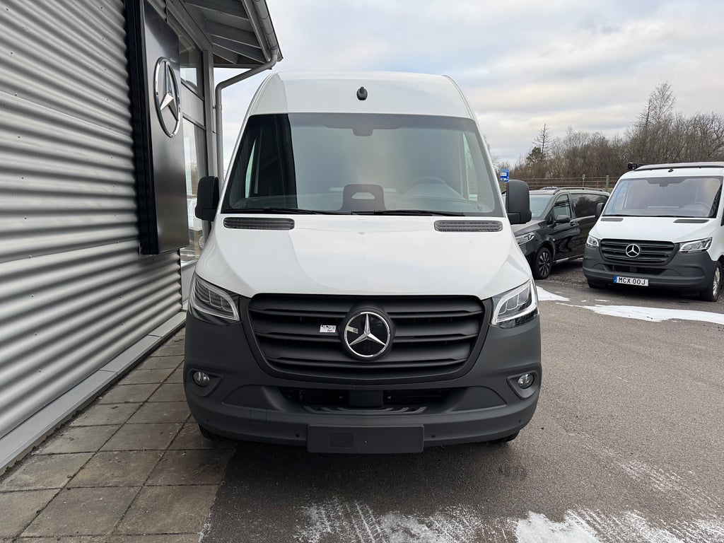 Mercedes-Benz Sprinter eSprinter 320 Skåp A2 SELECT 81 kWh - bild 2