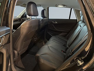 MG HS PHEV Luxury 360° GPS Pvärm Elbaklucka Skinn SoV MOMS – bild 13