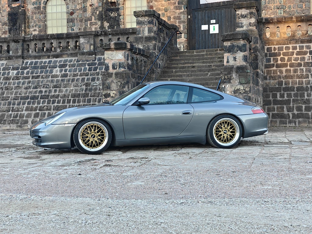 Porsche 911 996 Carrera, Manuell, 320hk, ny motor, endast 7341mil