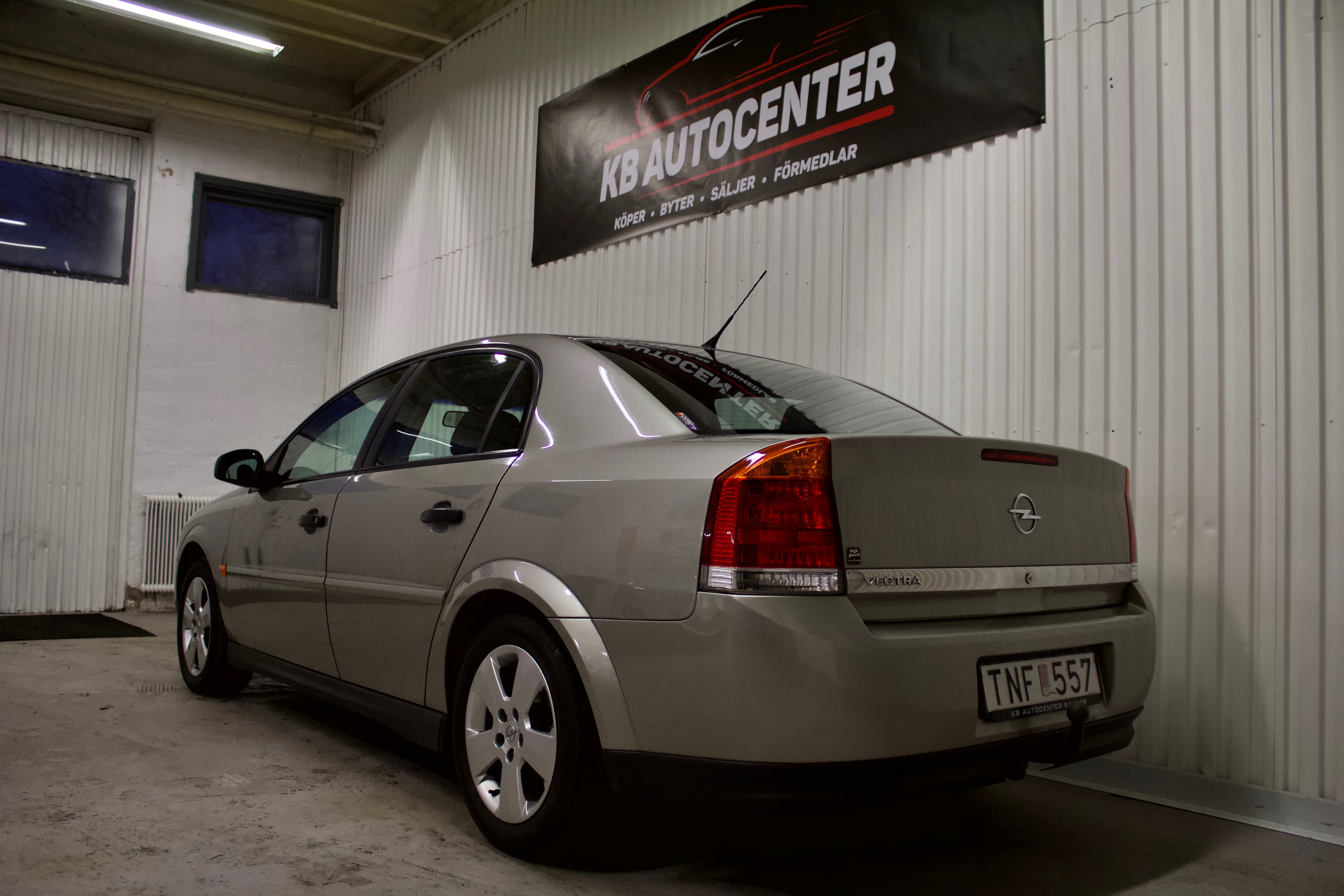 Opel Vectra Sedan 2.2 2002, photo 6/51