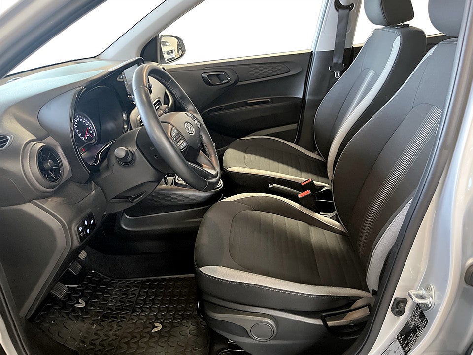 Bild på Hyundai i10 Essential 1.0 67hk RATTVÄRME