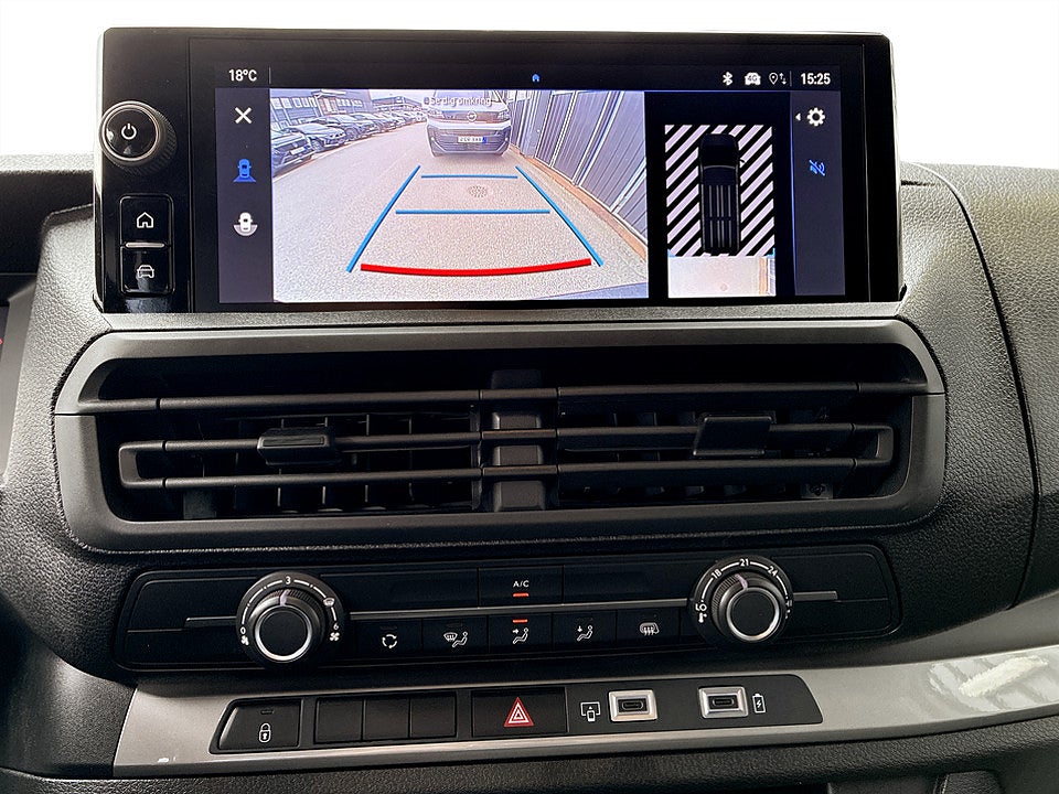 Bild på Opel Vivaro Business 2.0 BHDi 145hk Aut L3 B-KAMERA WEBASTO
