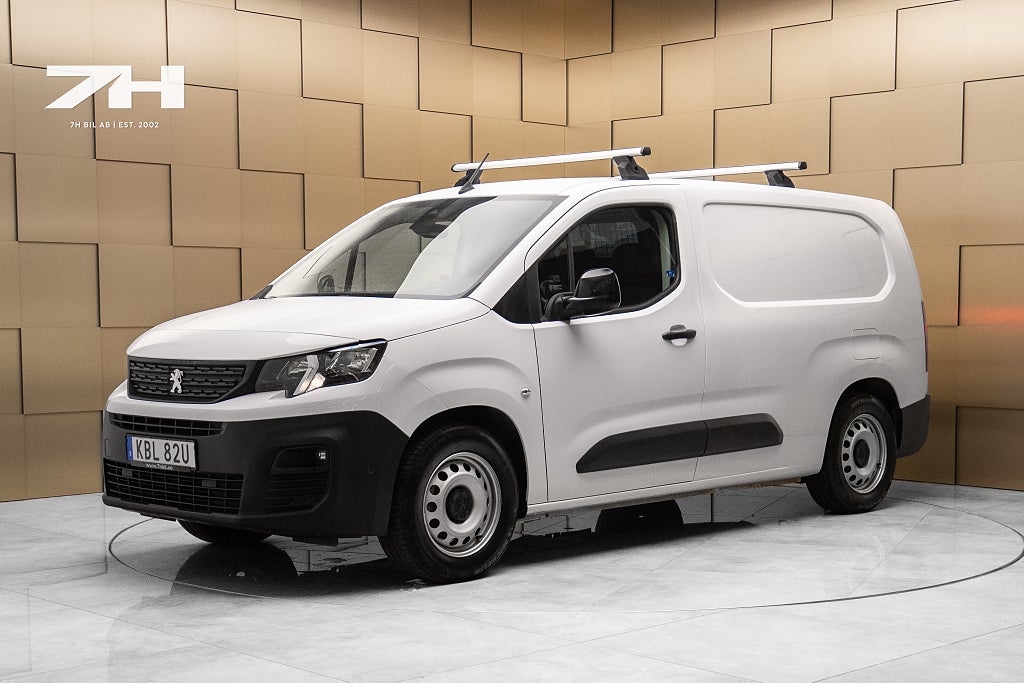 Peugeot e-Partner L2 / Dragkrok / Serviceinredning / 271km 