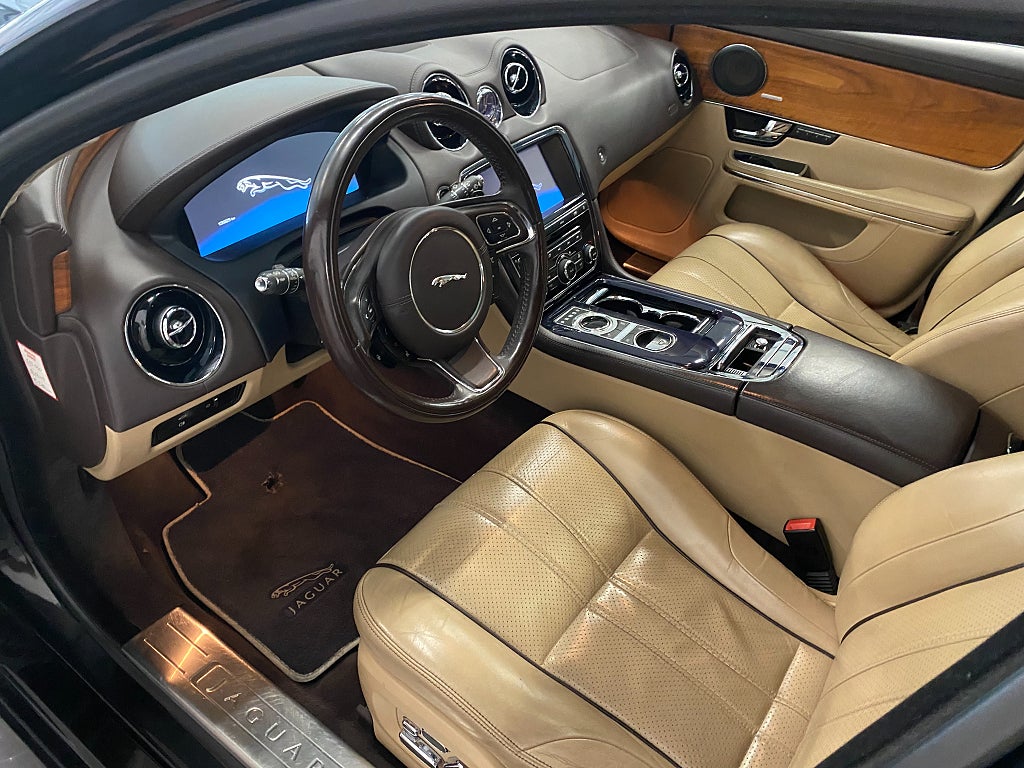 Jaguar XJ 2010 - miniatyr 15