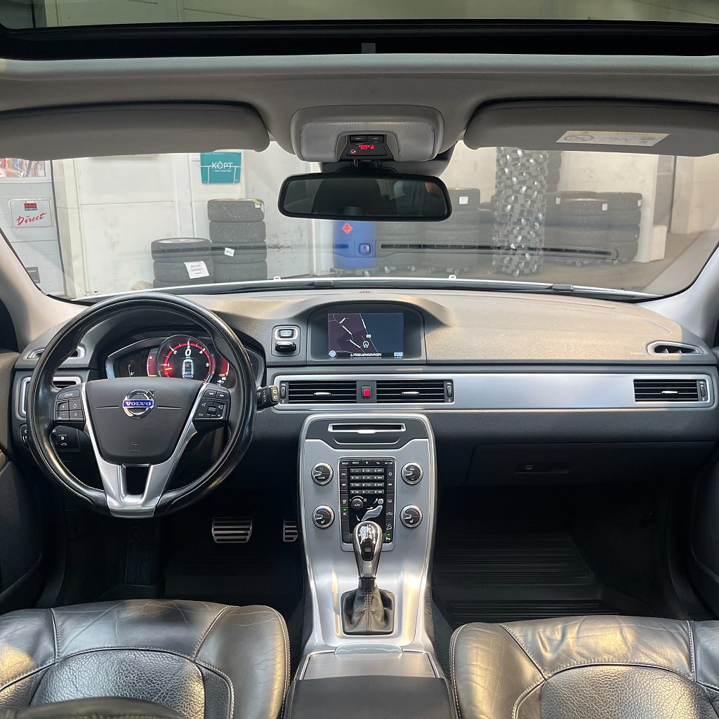 Volvo XC70 D4 AWD Dynamic Edition Glastaklucka Navi Värmare