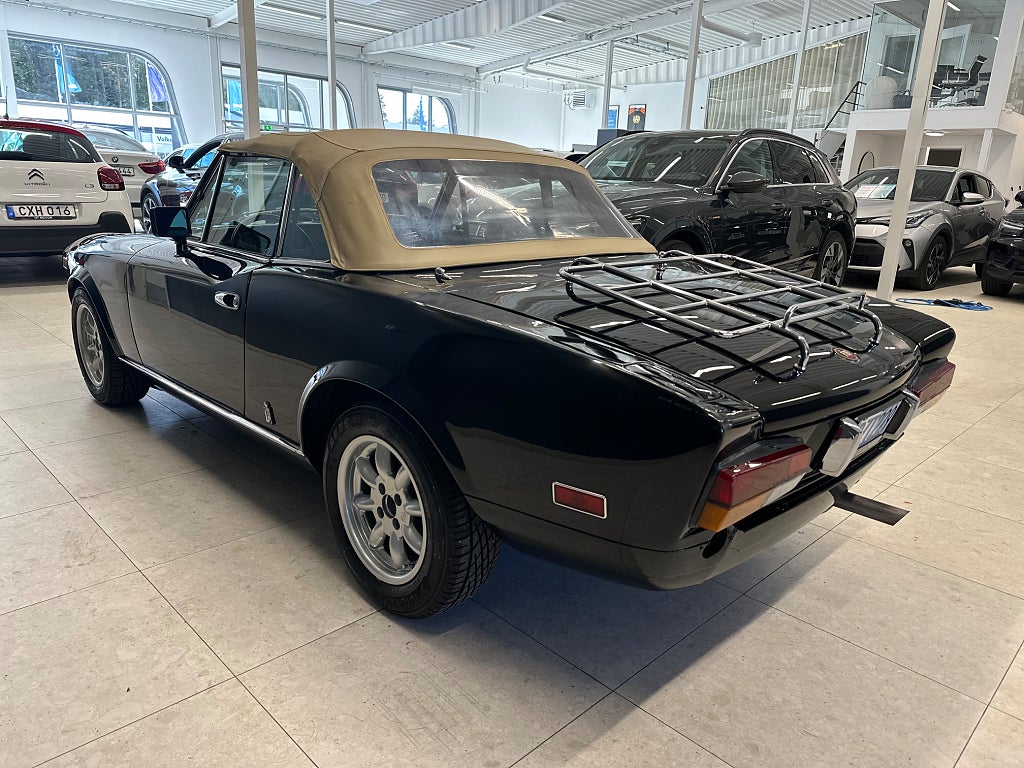 Fiat Spider Fiat Spider 124 Pininfarina 2000 (1981)