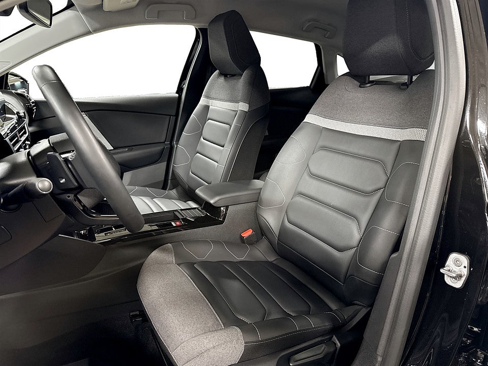 Bild på Citroën C4 Shine 1.2 PT 130hk Aut B-KAMERA NAVI