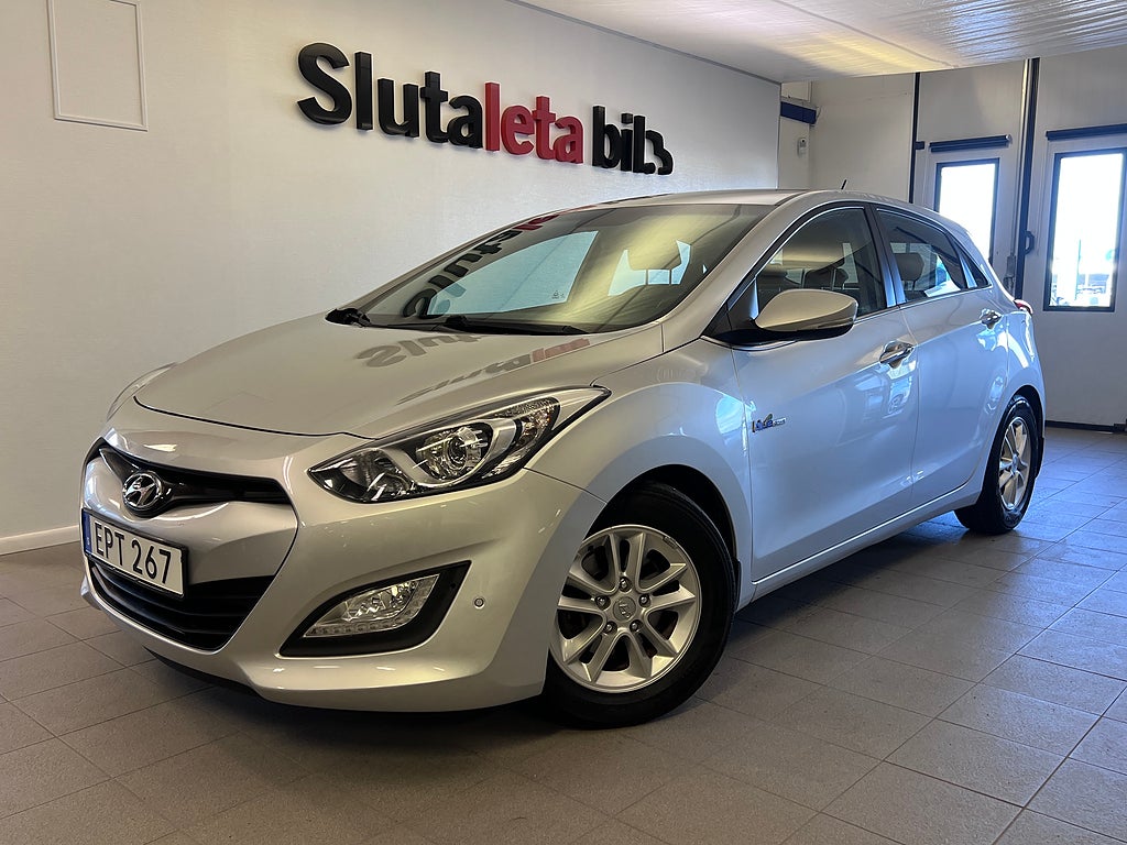 Hyundai i30 5-dörrar 1.6 CRDi Sport B-Kamera 0.37 L/Mil S/V hjul