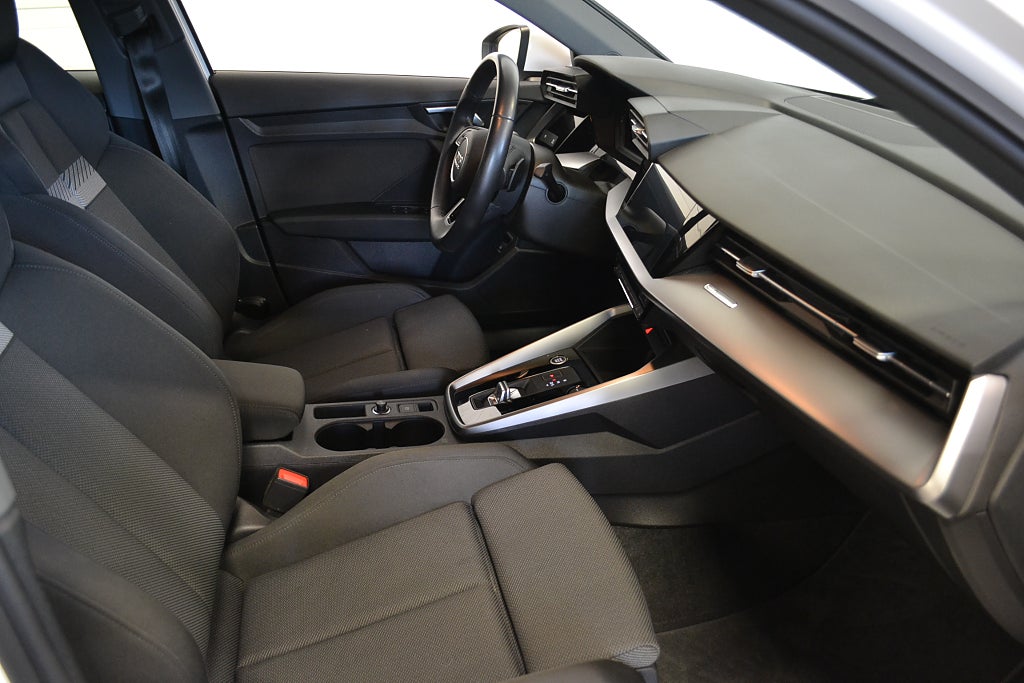 Audi A3 Sportback 40 TFSI e 204hk | Navi |