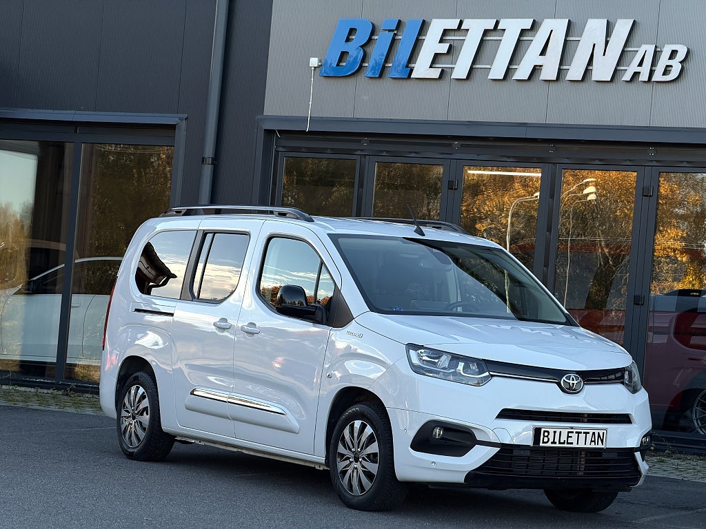 Toyota Proace City Verso Electric 50 kWh 7-sits Kamera Navi BSM