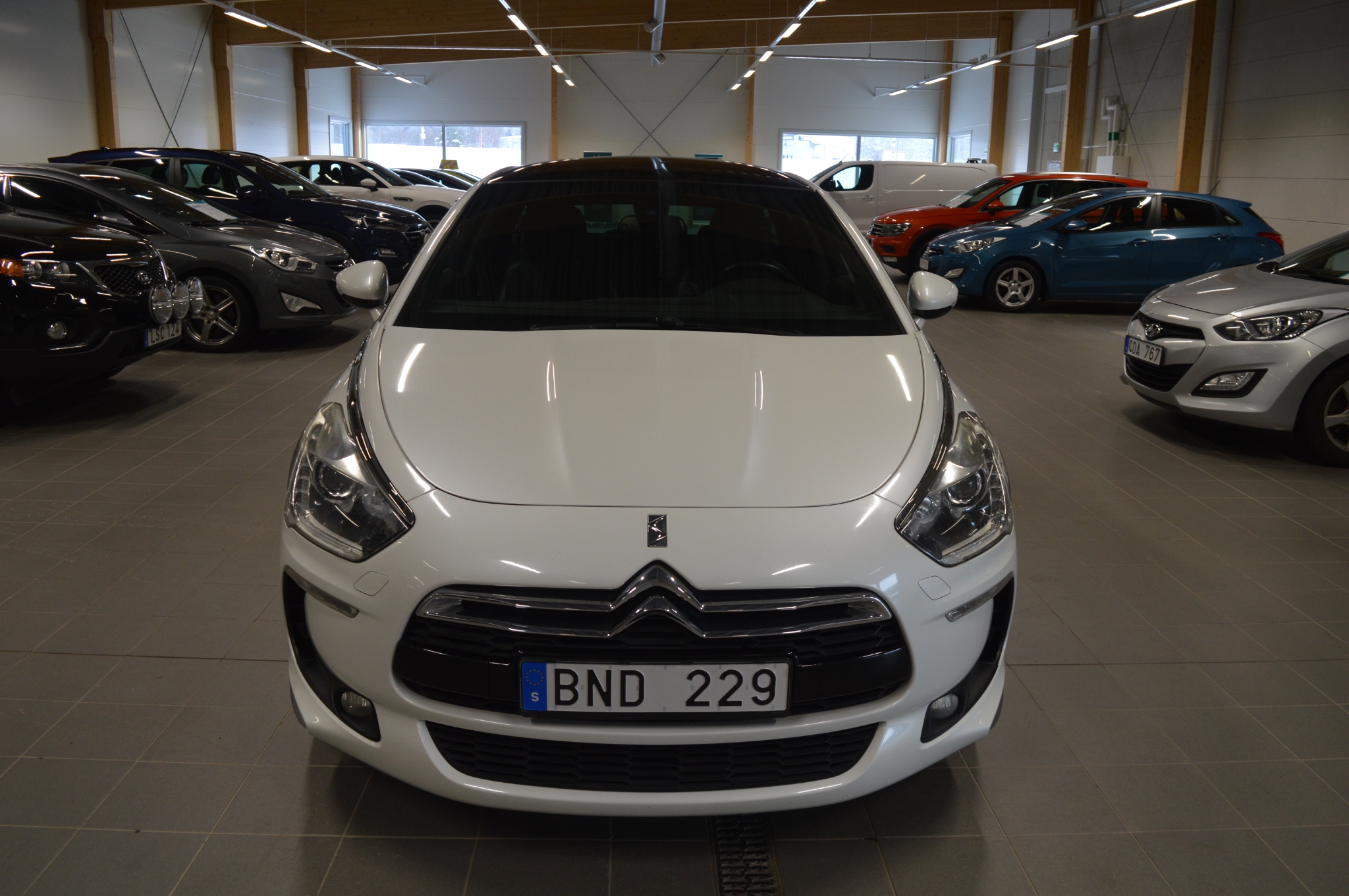 Citroen DS5 1.6 THP Euro 5 2013, photo 2/49
