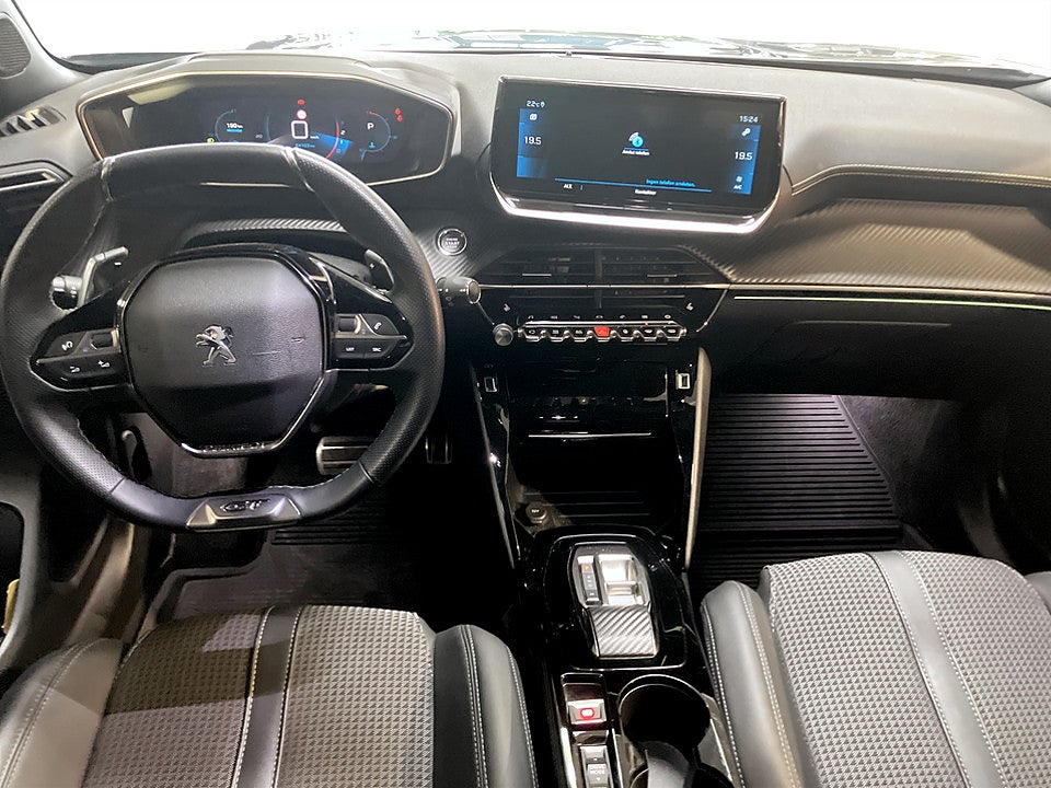 Bild på Peugeot 2008 GT 1.2 PT 130hk Aut B-KAMERA CARPLAY