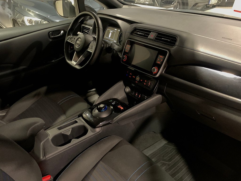 Nissan Leaf N-Connecta|40kWh|Värmepump|360 kamera 2022