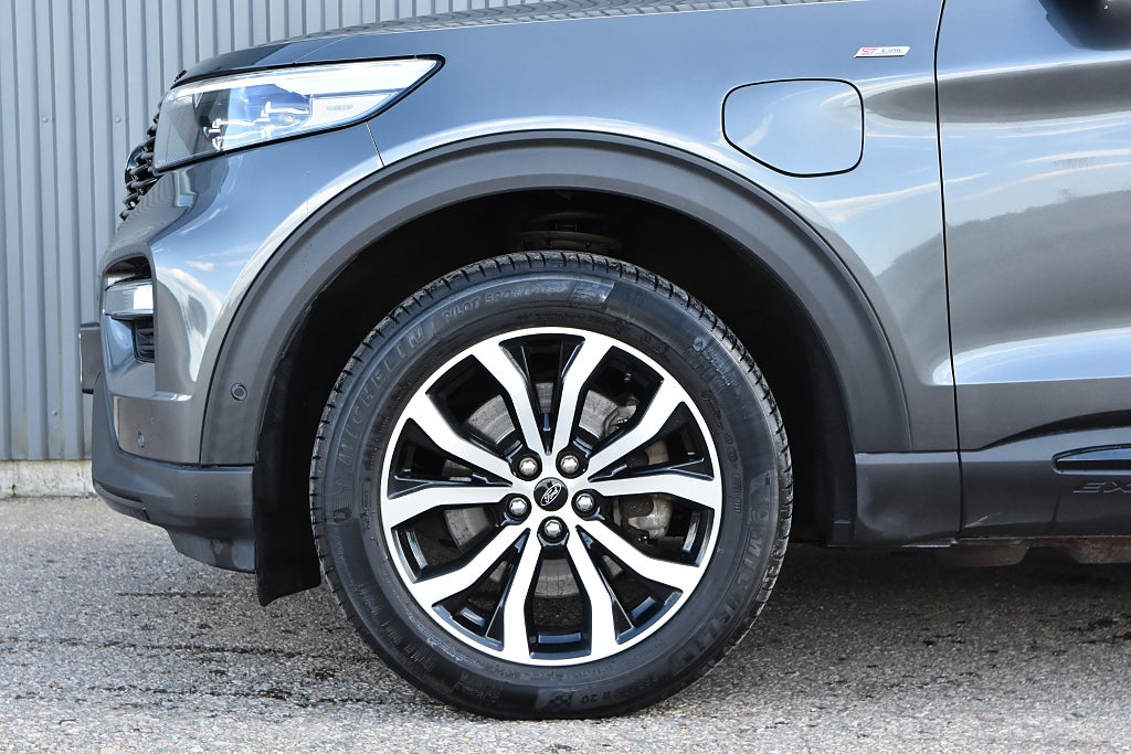 Ford Explorer 2020 - miniatyr 5