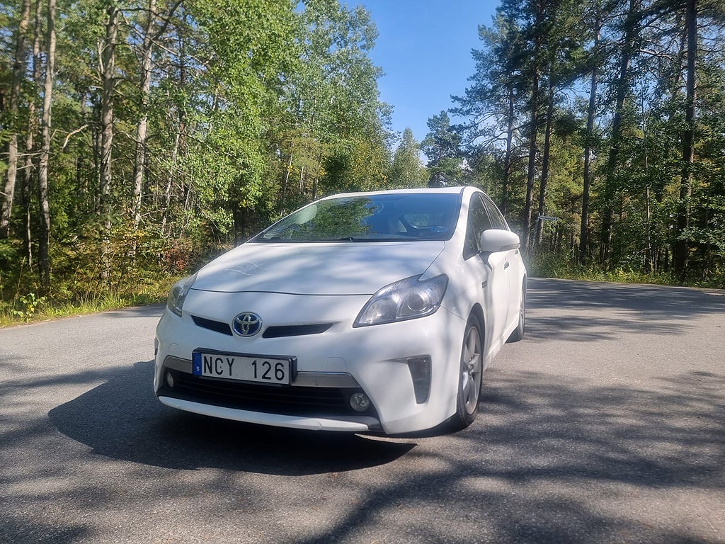 Toyota Prius Plug-in Hybrid 1.8 VVT-i + 3JM Plug-in CVT Euro 5