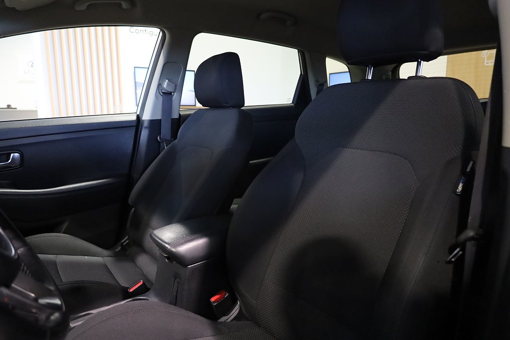 Kia Carens 1.7 CRDi AUT GLS Drag M-Värme 7-Sits Blåtand Rattvärme 2016