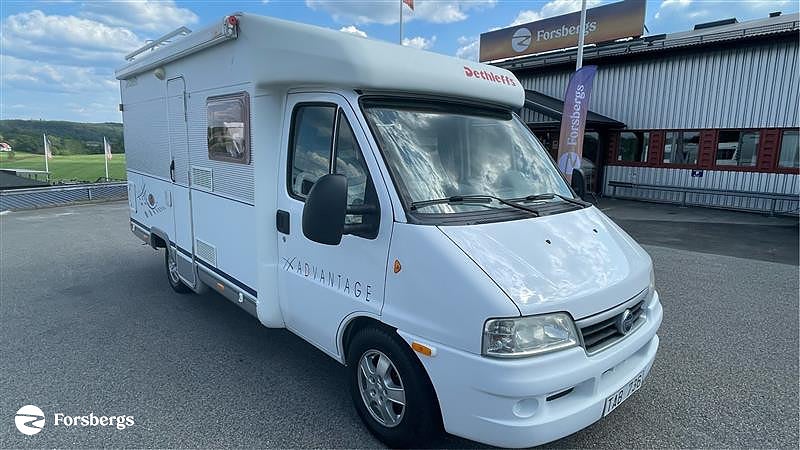 Dethleffs T-5841 / Smidig bil med trevlig sittgrupp /