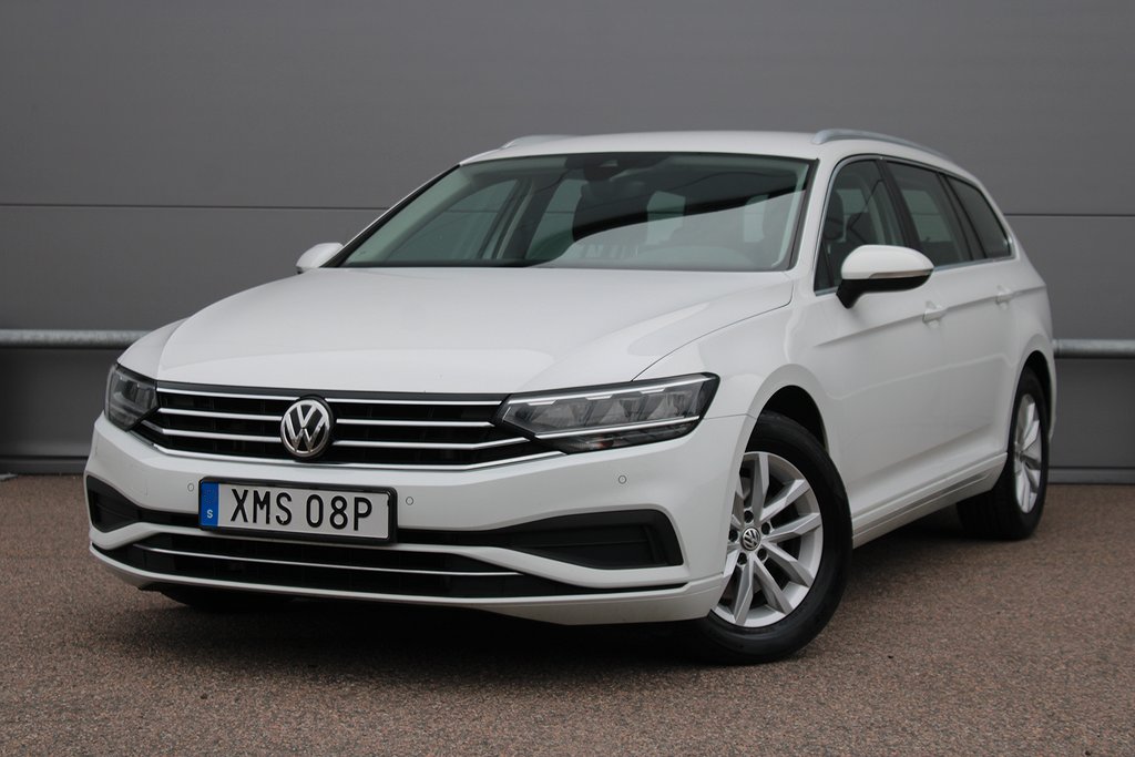 Volkswagen Passat SC 2.0 TDI Aut Drag Värmare Navi MOMS