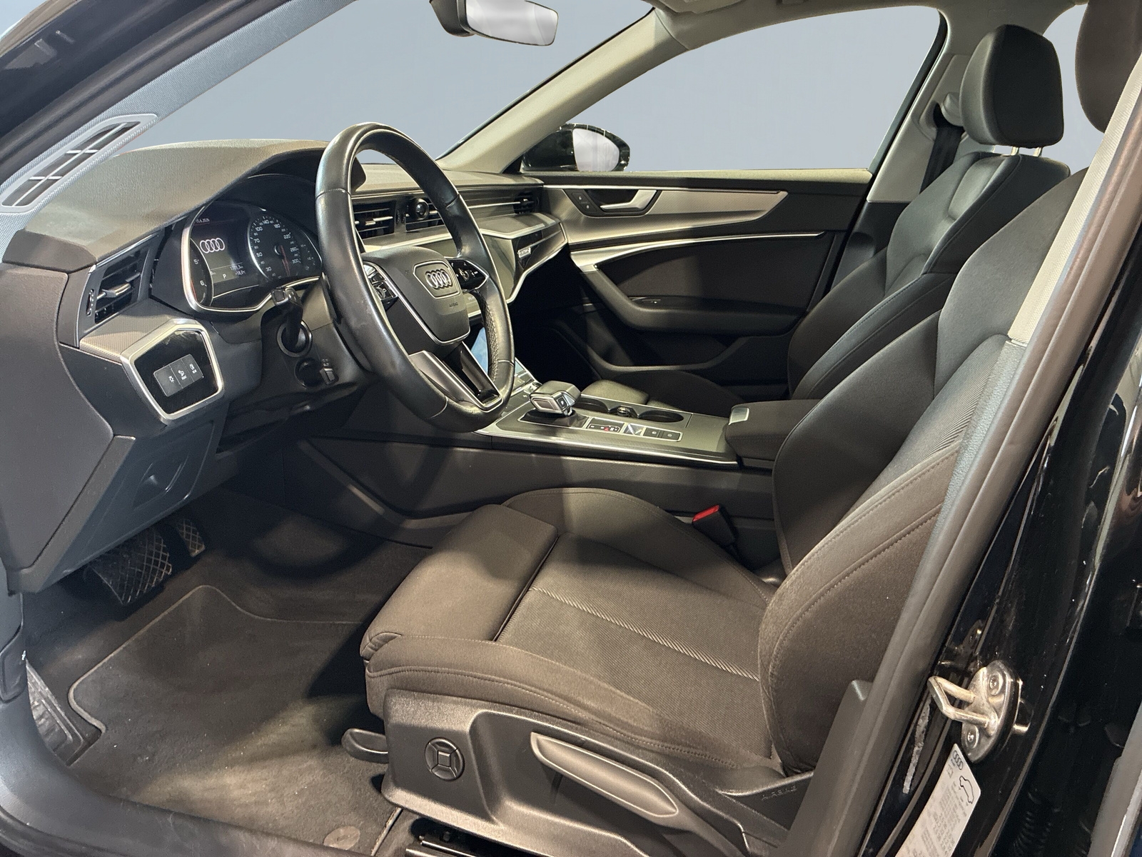 Audi A6 2023, bild 7/10