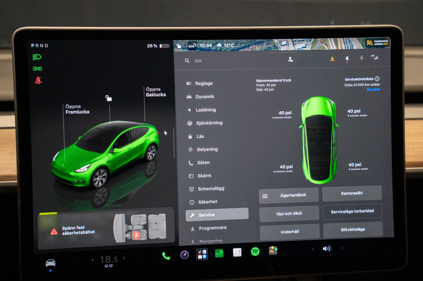Tesla Model Y Long Range AWD DRAG PANO KAMERA 94.2%SoH 1-ÄGARE MOMS 2024 - miniatyr 23