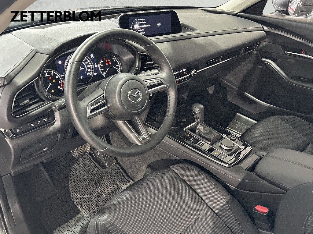SUV Mazda CX-30 8 av 27