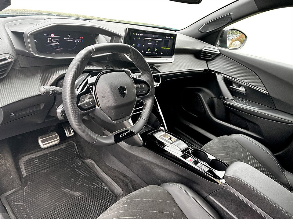 Bild på Peugeot 2008 GT 1.2 PT 130hk Aut B-KAMERA CARPLAY
