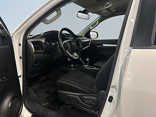 Toyota Hilux Dubbelhytt 2.4 AWD Hero Drag/Kamera/M-Värmare/S&V-Däck – bild 7