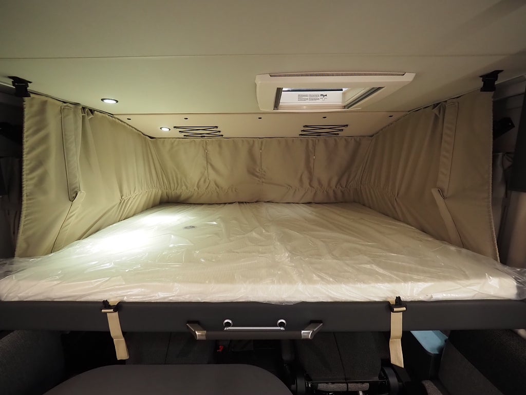 Knaus L!ve I 700 MEG 180hk I ALDE I Låga långbäddar