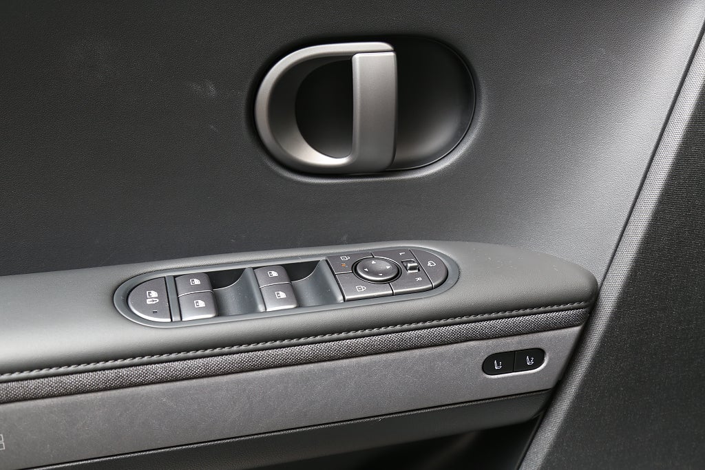 Hyundai IONIQ 5 Advanced 84 kWh AWD Facelift | 360 kamera skinn HUD 2025