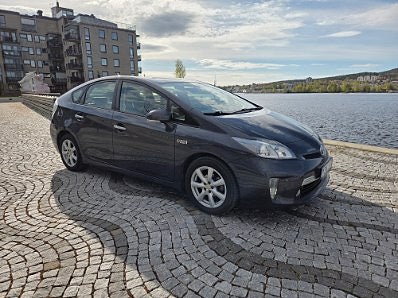 Toyota Prius Plug-in Hybrid 1.8 VVT-i + 3JM Plug-in CVT Euro 5