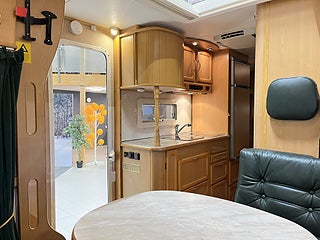 Husbil-halvintegrerad Kabe TM WF 10 av 21