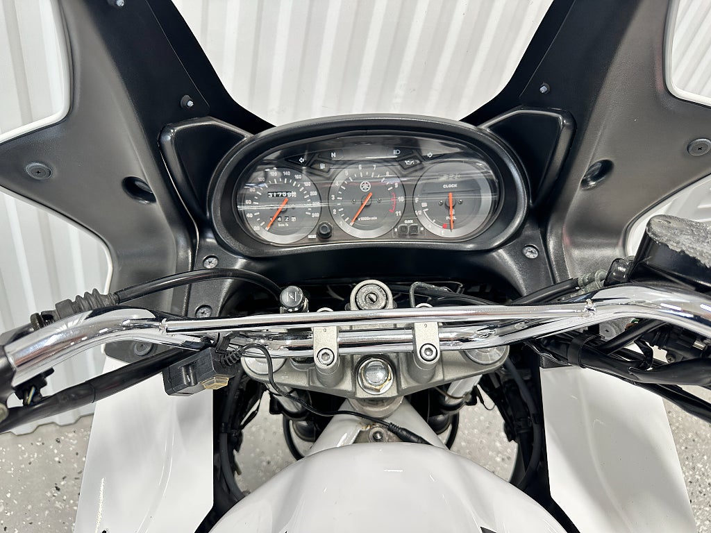 Yamaha XJ900S 84 HK Nyservad Nybesiktigad