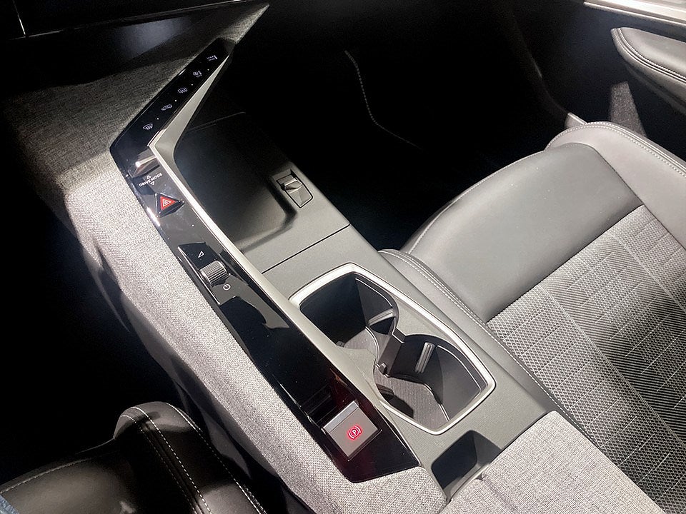 Bild på Peugeot 5008 GT Hybrid 145hk Aut - NYA VINTERHJUL INGÅR!